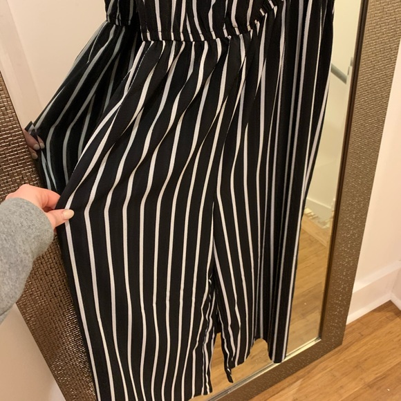 Black and white striped jumpsuit with side slits - Picture 6 of 6